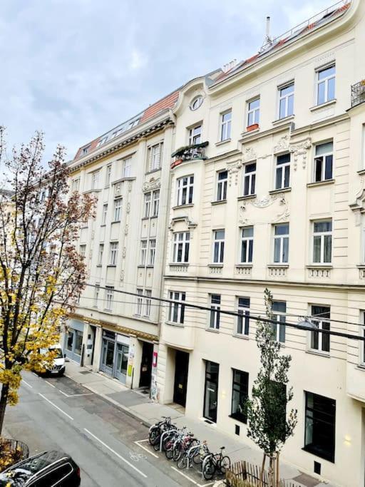 City-Center-Apartment Hip Area, Big & New Wenen Buitenkant foto