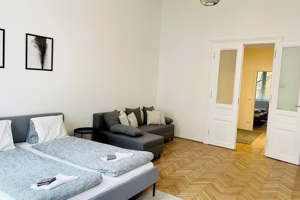 City-Center-Apartment Hip Area, Big & New Wenen Buitenkant foto